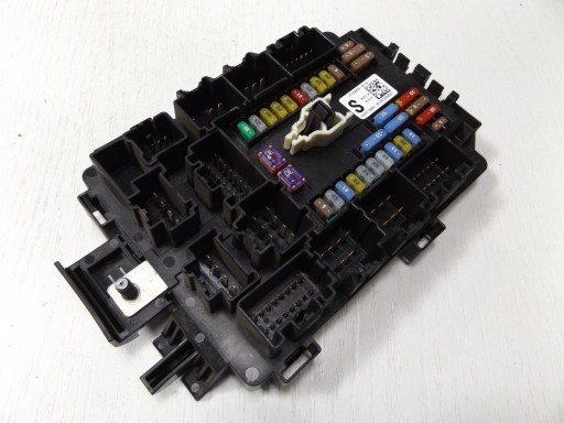 Tesla model s p85d 691 км коробка запобіжників 1034409-00-a