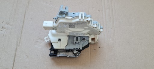 SQ5 8R Q5 LIFT lock door left front 6PIN 8J1837015D A4 B8 A5