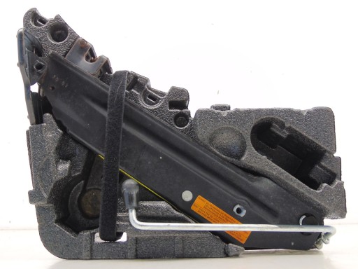 7L0012112 - ВСТАВКА ЗАПАСНОГО КОЛЕСА ПОДЪЕМНИК PORSCHE CAYENNE И