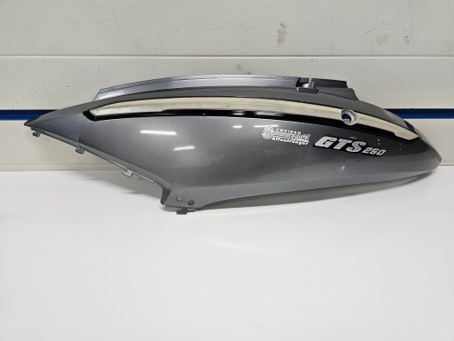 Osłonasym221 - SYM GTS 125 250 задняя часть, боковая крышка