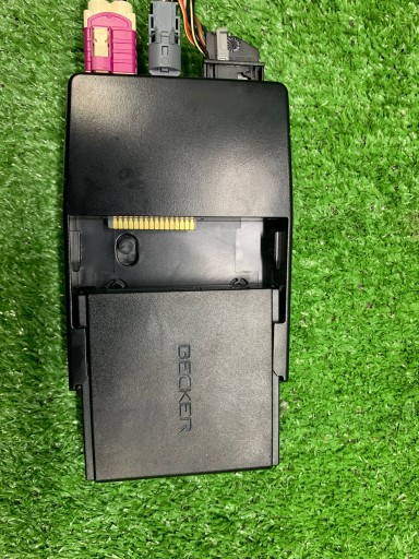 MERCEDES C KLASA W204 module navigation devices BECKER bracket A1669000101 A1728100011