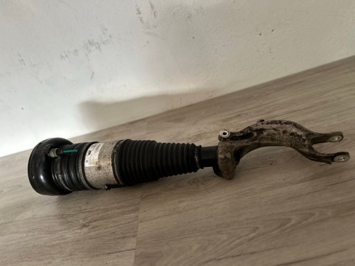 4M0413038 - Амортизатор vw touareg iii передний правый 4m4616039n 4m4.616.039.n