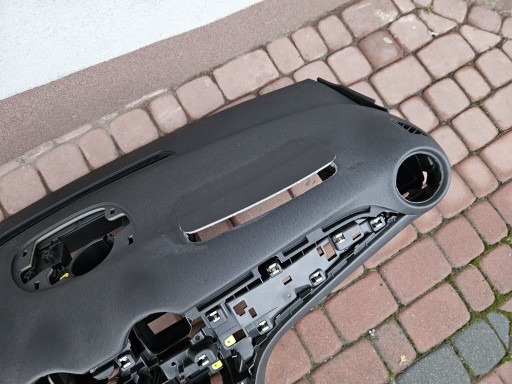 dashboard console airbag wystrzelona EUROPA Opel ADAM