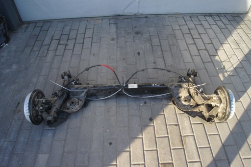 Задня вісь clio v балка крива