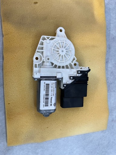 Новий!!!! моторчик склопідйомників volkswagen oe 1k0959703p новий!!!