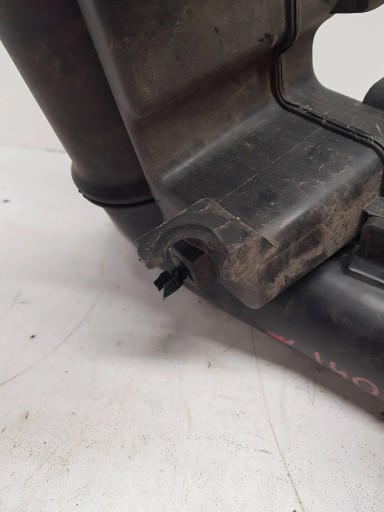HYUNDAI I40 1,7CRDI REZONATOR luft 281903Z300 282203Z300