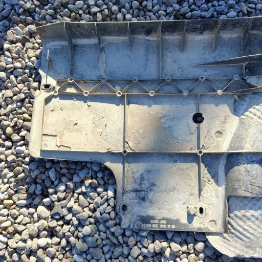 Mercedes-Benz CLA C117 X117 W117 2015 cover central chassis