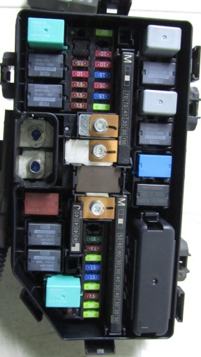 043/144 - Honda cr-v iv 2.2 блок запобіжників 12-144