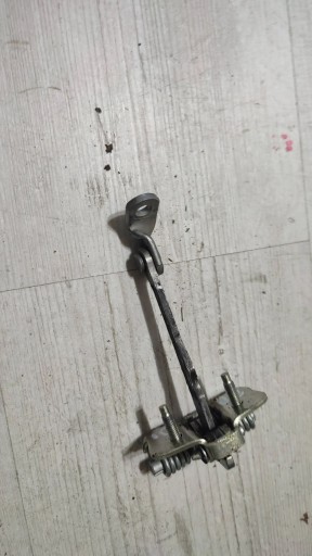 Dacia Duster and 16r 1.6b front side right limiter door