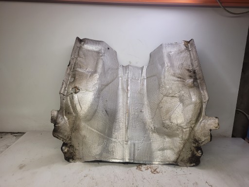 8E0803979D - Тепловий щит тунелю Ауді А4 б6 Б7 8Э0803979Д