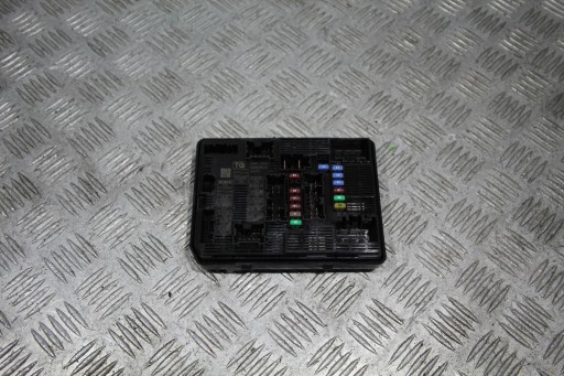 284B77542R - Коробка запобіжників trac iv 4 iii 3 ліфт