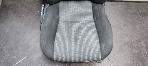 seat front front right of the passenger Toyota Avensis T27