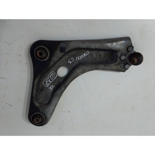 Citroen C3 C4 Peugeot 208 arm front right (Q237)