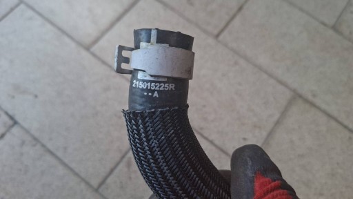 vedenie hadica vody Renault 4 5 E-Tech 215015225R