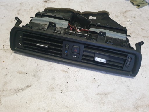 Центральна вентиляційна решітка BMW F10 F11 EU