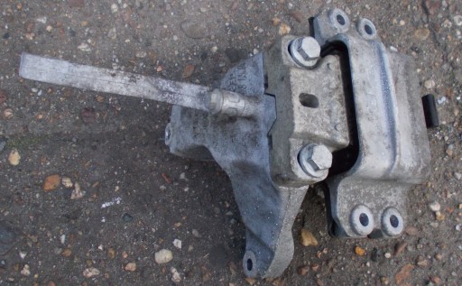 VW GOLF VI plus 1.6 TDI 09R engine mount
