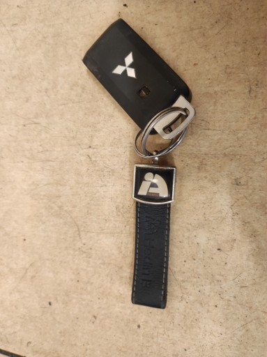 Брелок Mitsubishi L200 V 15-19r