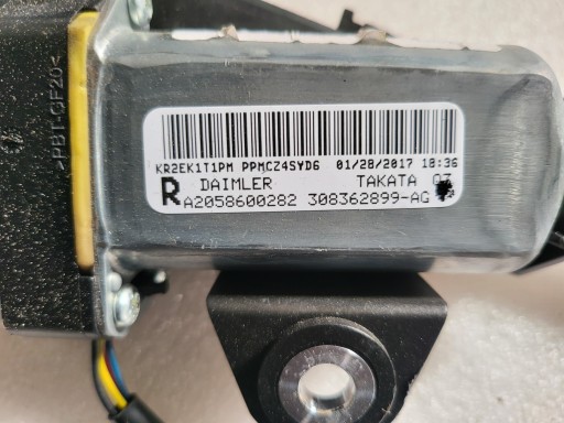 Podajnik supports safety MERCEDES W205 C63 AMG A2058600282 right