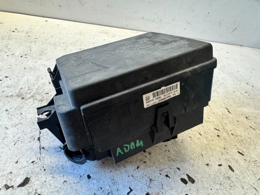 OPEL ADAM kasten dose gehäuse der sicherungen BSI 13469156 YL 1.4