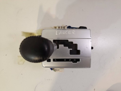 Mitsubishi Lancer VIII Automat gear lever changes of the gear (1)