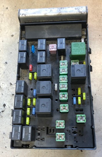 P04727558AD - Chrysler voyager iv 2.5 crd блок запобіжників 04727558ad