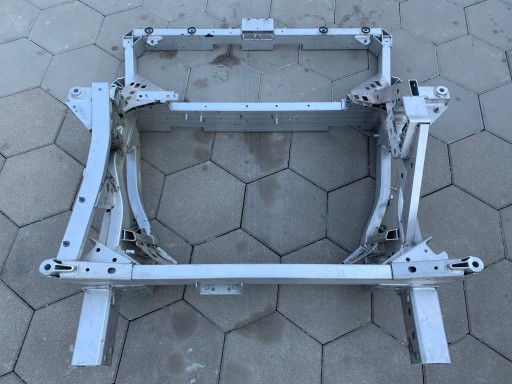 BMW i8 L12 візок рама траверса