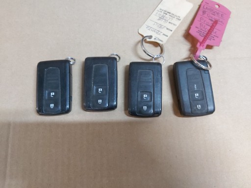Toyota Prius II ключ