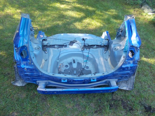 Yaris III поднимает задницу