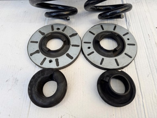 VW TRANSPORTER T5 T6 - springs rear. 22mm WZMOCNIONE PODKLADKI original