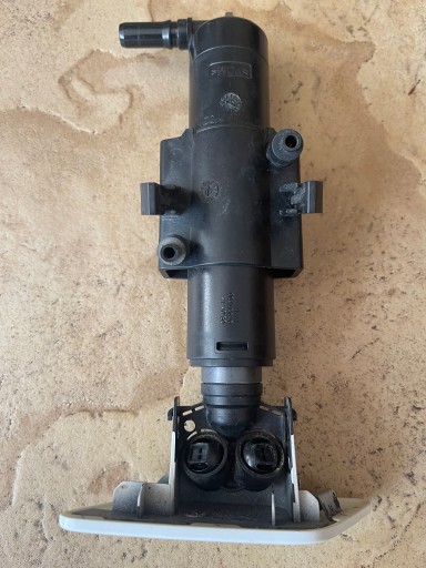 Ford Kuga 2018 Омивач лампи правий оригінал