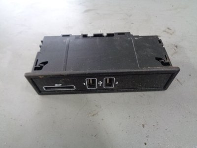 Слот USB SD карти MERCEDES W205 A2058200226