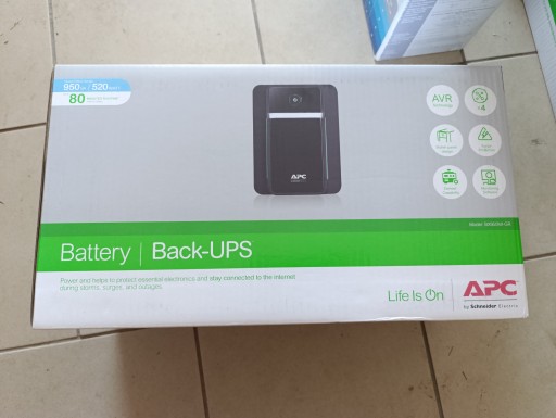 Блок живлення ups apc bx950mi-gr 950 va 520 w