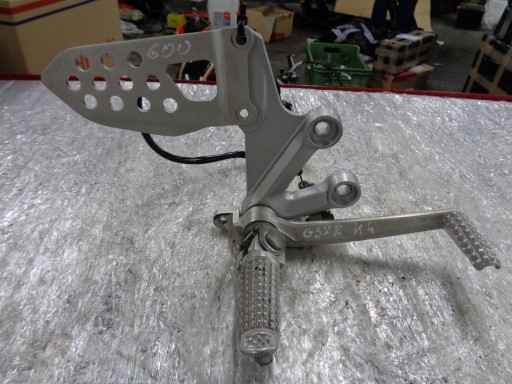 Suzuki GSX-R GSXR 600 K4 K5 Set підніжка права