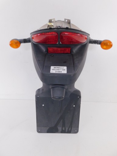 BENELLI VELVET 125 Fender + задній ліхтар M1