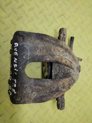 TOYOTA AVENSIS T25 2.0 D4D caliper brake right front