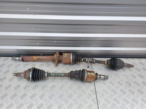 MAZDA 5 ПІВВІСЬ ЛІВИЙ ПРАВИЙ ПЕРЕДНІЙ 1.8 05-10