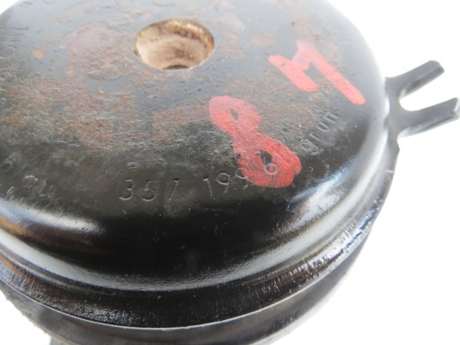 console holder of the engine VW PASSAT B4 2.0 357199621