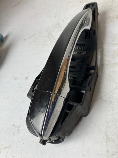 handle left rear part C4 PICASSO II CHROM