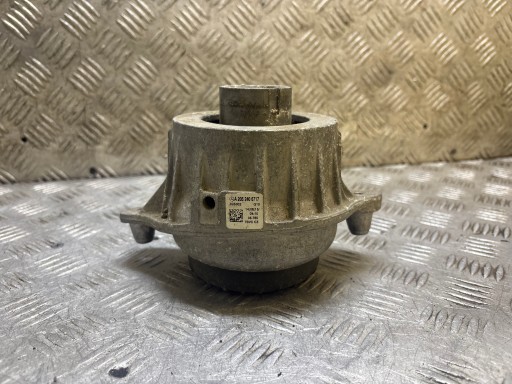 holder engine mount right MERCEDES-BENZ C KLASA W205 A2052406717