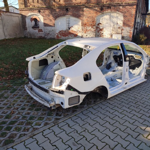 SKODA RAPID LIFTBACK ЗАДНЯ ЧЕТВЕРТА ДАХУ LF9E