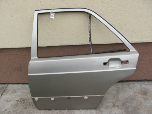 Mercedes W201 190 Дверь задняя левая