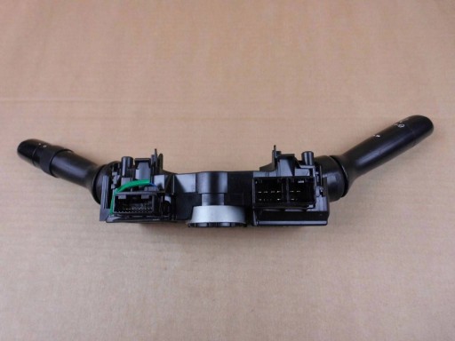 Toyota Yaris III Interruttore comando luci tergicristalli DEVIO LUCI DEVIO zespolony 17F904