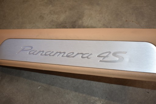 cover of the threshold cap left PORSCHE PANAMERA 971 4S 1