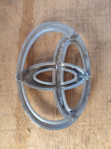 EMBLEMAT heckklappe heck TOYOTA YARIS IV 90975-W2002