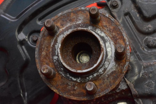 otoč čepu pravá záď 5B758 FORD S-MAX MK2 2.0 TDCI 150 KM 15-20