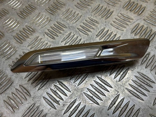 rechts Blinkerleuchte des Kotflügels vorne BMW 5 F10 F11 2012 154168