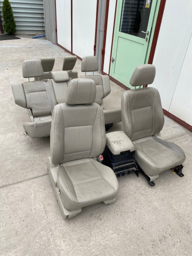 MITSUBISHI PAJERO IV Sedili pelle, in pelle JASNA 7 OSOB