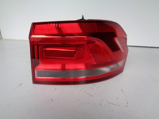 light right rear VW TOURAN 5TA 16