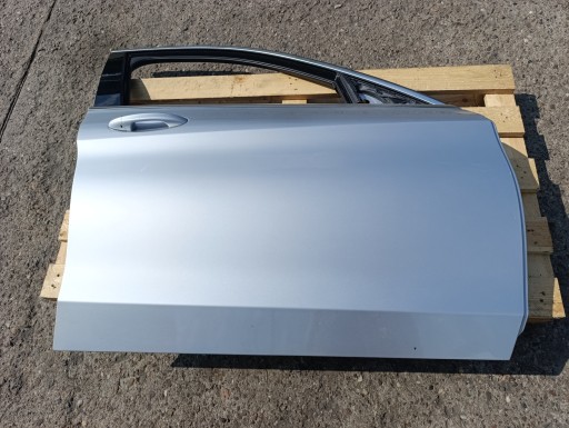 Mercedes w205 правая передняя дверь 775