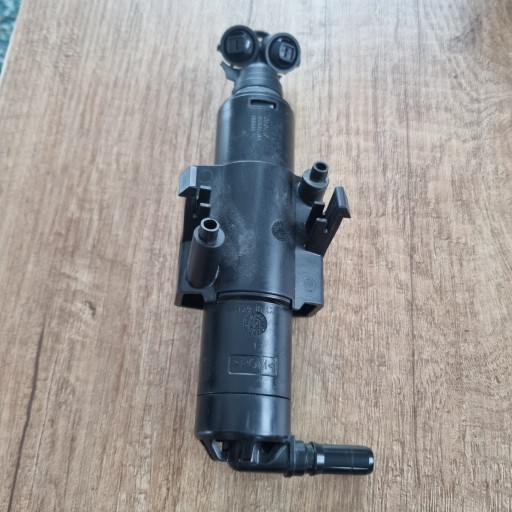 Ford KUGA gv41-13l014-AE форсунка омивача права